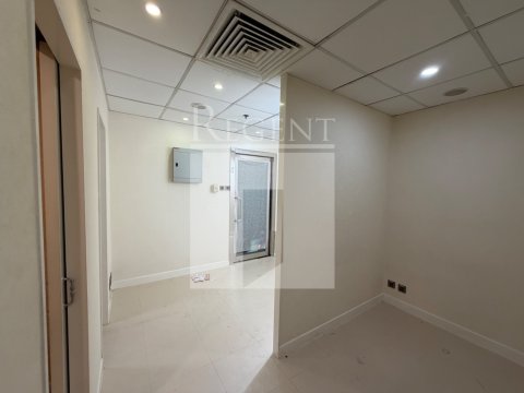 FEE TAT COM CTR (飛達商業中心) 