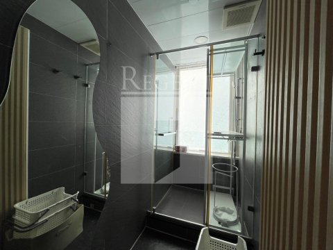 Hong Kong Property, Hong Kong Office