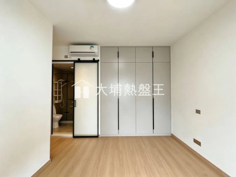 晉名峰   