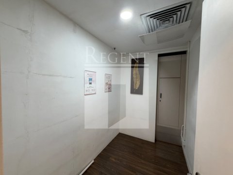FEE TAT COM CTR (飛達商業中心) 