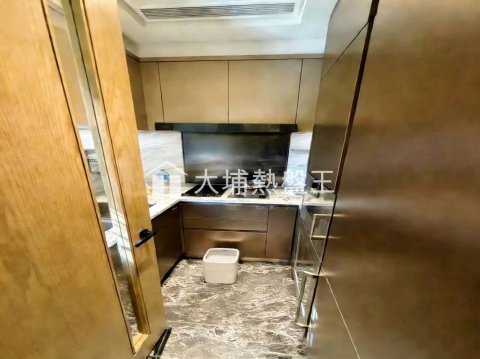 名日九肚山 洋房