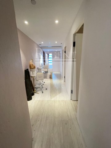 Hong Kong Property, Hong Kong Office