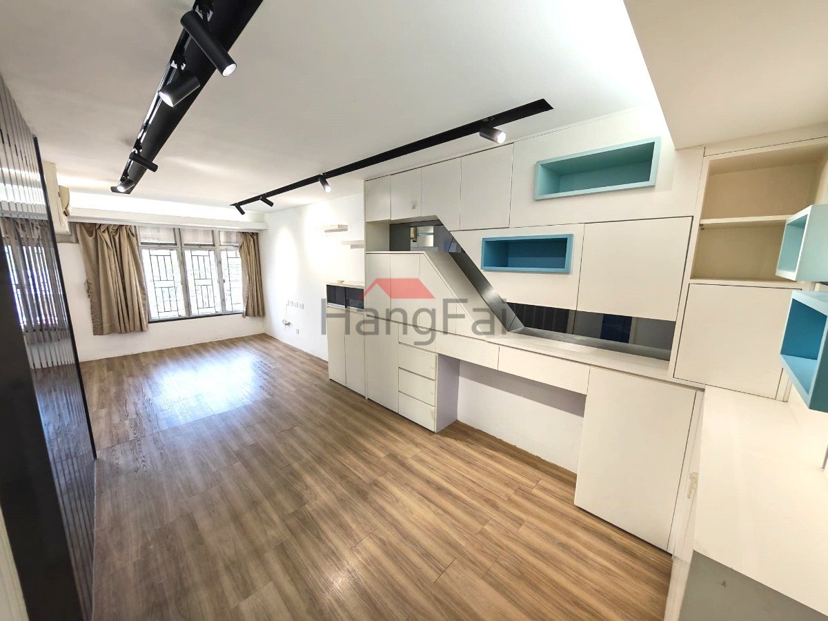 嘉利園2樓連天台+車位