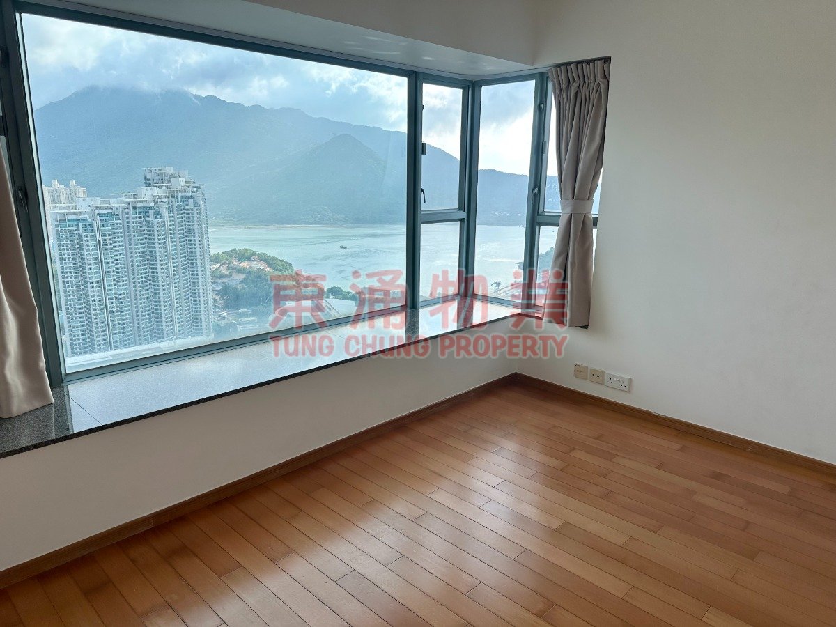 SEAVIEW CRESC..