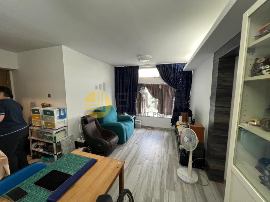 RIVIERA GDN BLK 21 HOI YIN MAN