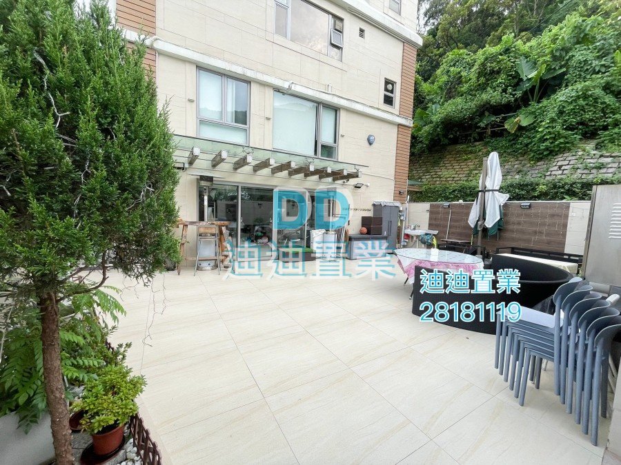 清水灣村屋 大花園 車泊門口