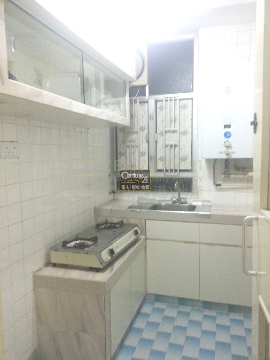 LUNG POON COURT