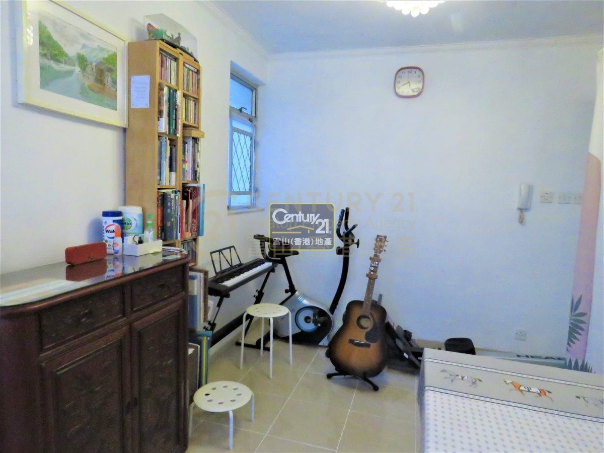 TSZ OI COURT PH 03 BLK J (HOS)