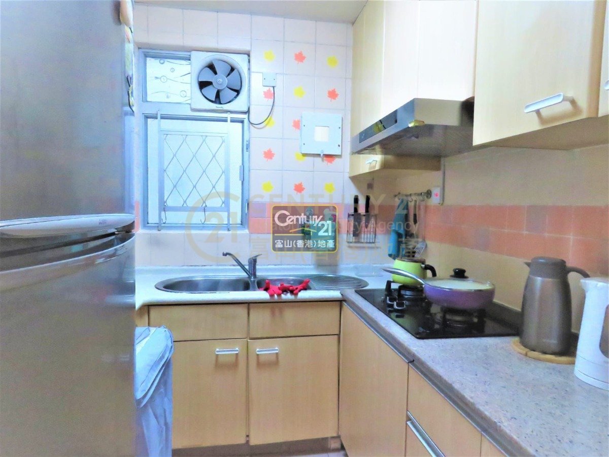 TSZ OI COURT PH 03 BLK J (HOS)