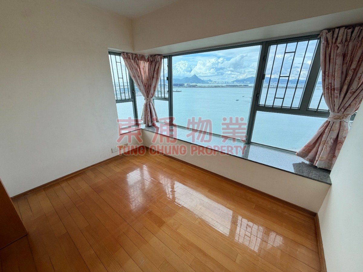 SEAVIEW CRESC..