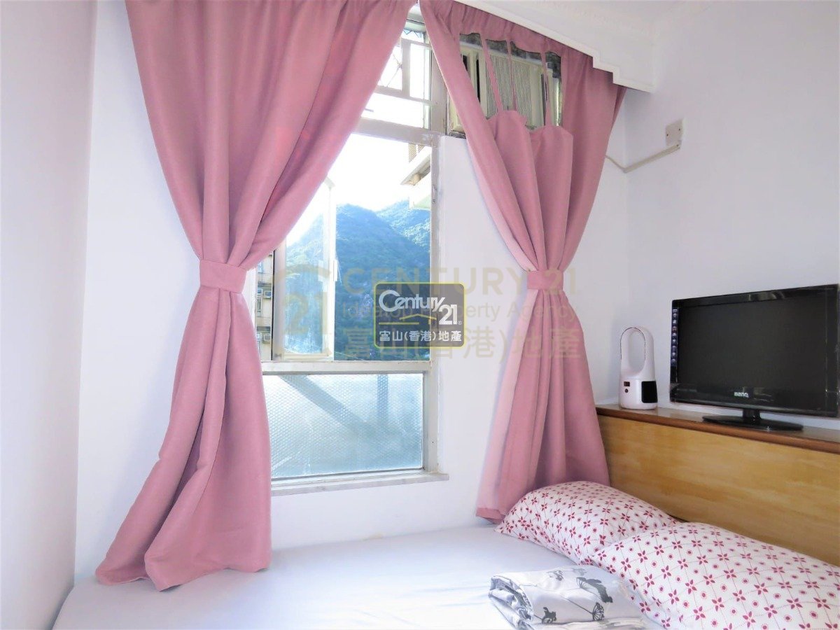 TSZ OI COURT PH 03 BLK J (HOS)