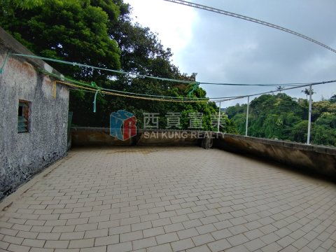 井欄樹村