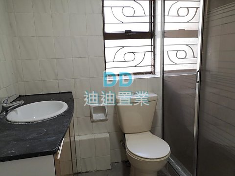 魷魚灣村 位置方便 