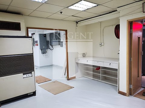 KWUN TONG IND CTR BLK 04 (觀塘工業中心 第04座) 