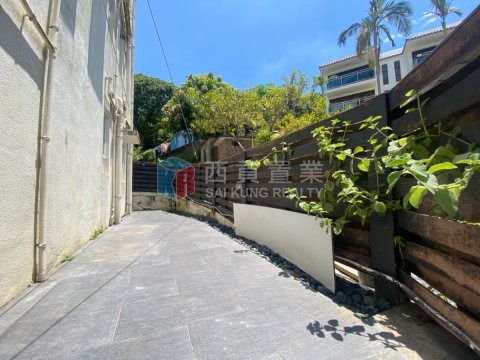 黃竹灣村