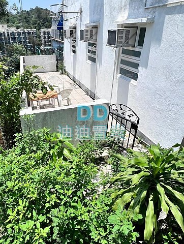 菠蘿輋 鄰近市中心 有小巴