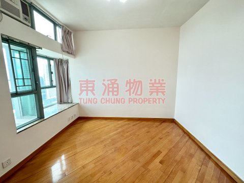 東堤灣畔 第06座 最近地鐵高層靚海景3房
