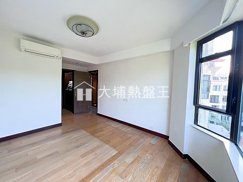 倚龍山莊  
