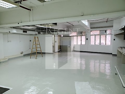 KWUN TONG IND CTR BLK 04 (观塘工业中心 第04座) 