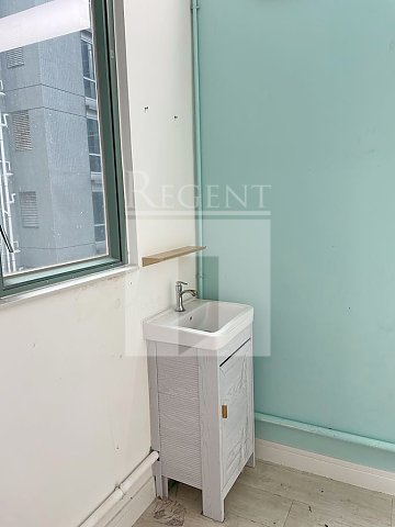 FEE TAT COM CTR (飛達商業中心) 