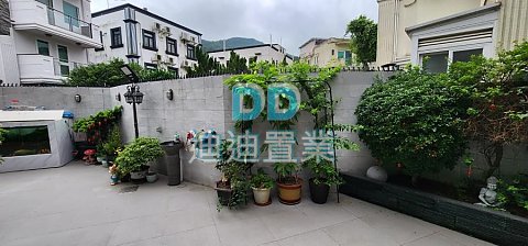 蠔涌新村 圍邊花園 車泊門口