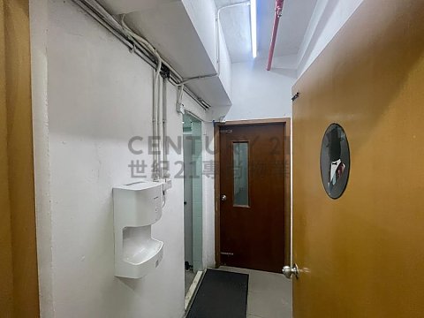 油塘工業大廈 第03座 油塘工業大廈 第03座