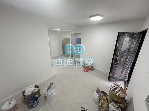 輋下村 位置方便 門前小花園