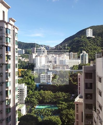 Chinachem Johnston Plaza (華懋莊士敦廣場) 