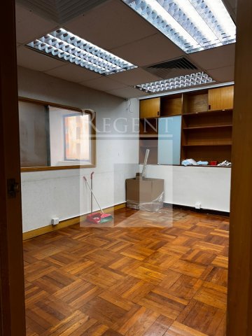 BREAKTHROUGH CTR (突破中心) 