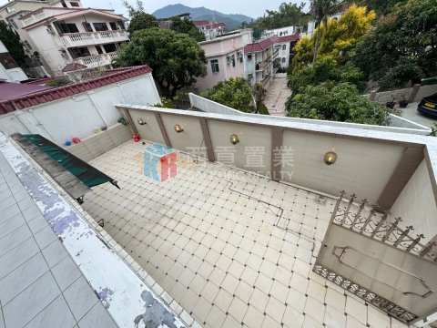 井欄樹村