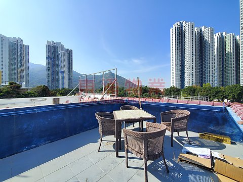 東涌村屋  頂層連天台 東涌西站出口位