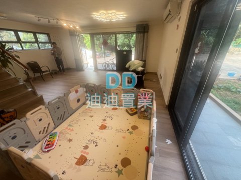 瓦瑤頭大花園 車泊樓下 