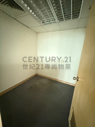 新利華中心 新利華中心