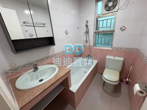 蠔涌村位置方便 車泊樓下