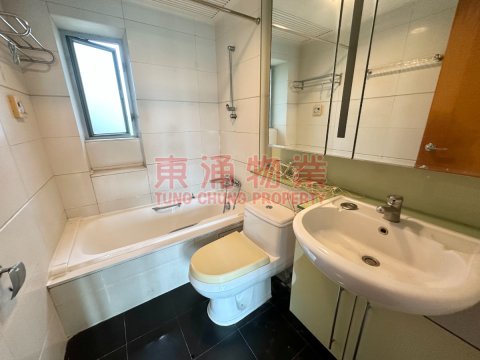 蓝天海岸 第01期 第06座 翻新地板三房套