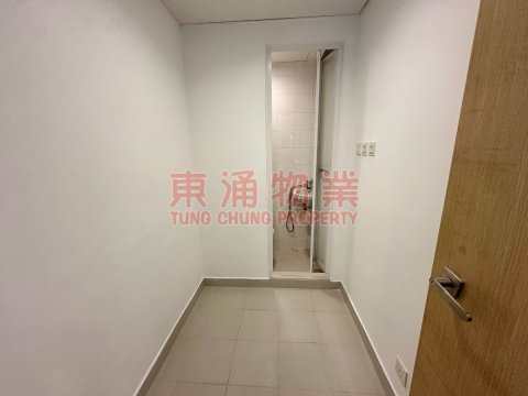 昇薈 第03座 三房套連工人房獨立廁