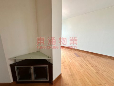 蓝天海岸 第01期 第06座 翻新地板三房套