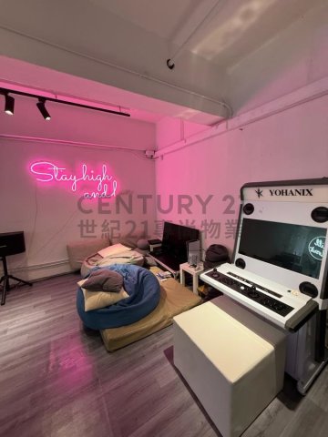 荃運工業中心 第02期『連1800呎天台』 荃運工業中心 第02期『連1800呎天台』