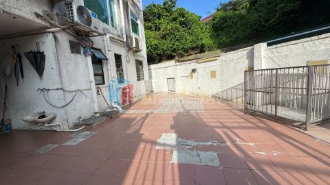 輋徑篤