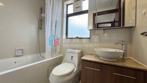 黃竹灣村