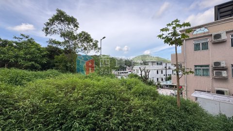 井欄樹村