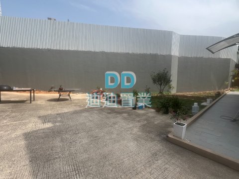 瓦瑤頭大花園 車泊樓下 