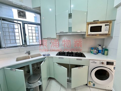 蓝天海岸 第01期 第06座 翻新地板三房套