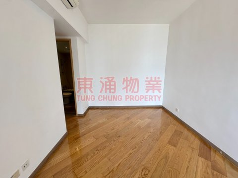 昇薈 第03座 三房套連工人房獨立廁