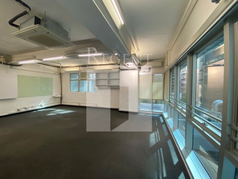 135 Bonham Strand Trade Ctr (文咸東街135商業中心) 