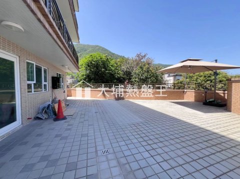 白牛石下村