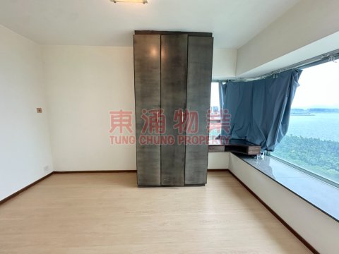 海堤灣畔 第01座 海景三房套連工人房獨立廁