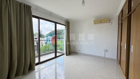 黃竹灣村