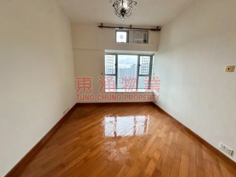 蓝天海岸 第01期 第06座 翻新地板三房套