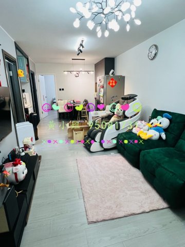 蘆慈田  95081731  兩車泊屋旁
